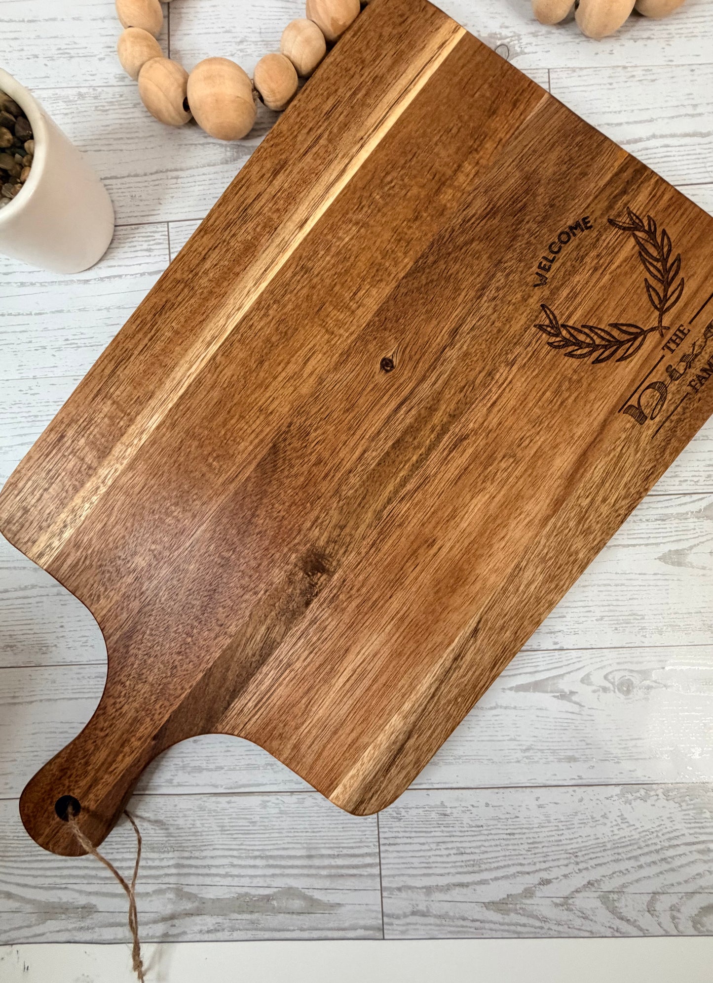 Paddle Cutting Board- Acacia Wood